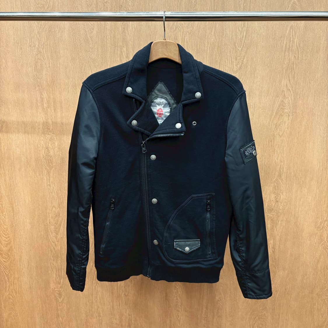 디젤 바이커 블루종 자켓 언발란스 집업 나일론 배색 슬리브 디테일 블랙 상품이미지2