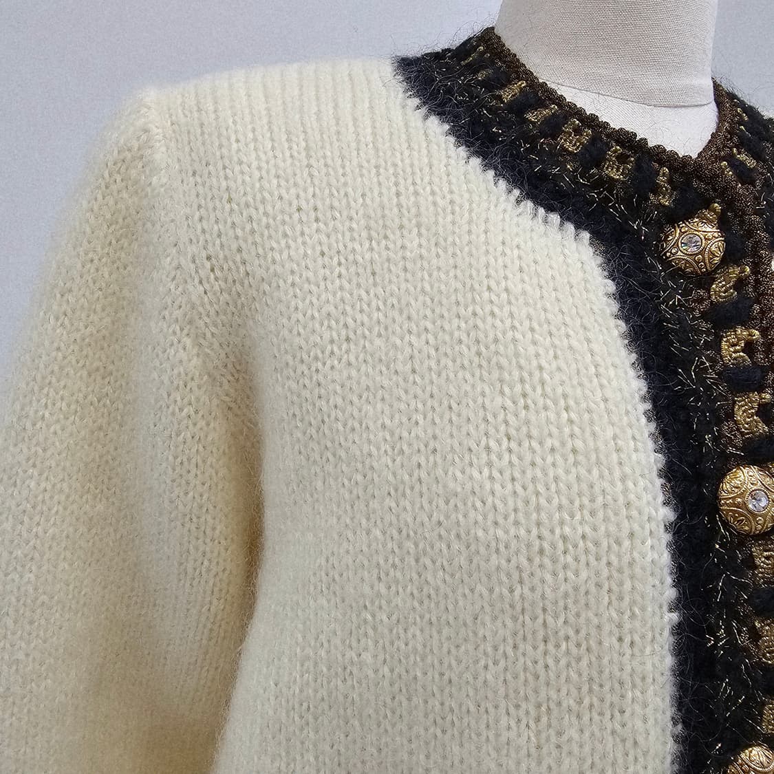 아이보리 트위드 배색 골드버튼 울 가디건 자켓 상품이미지6