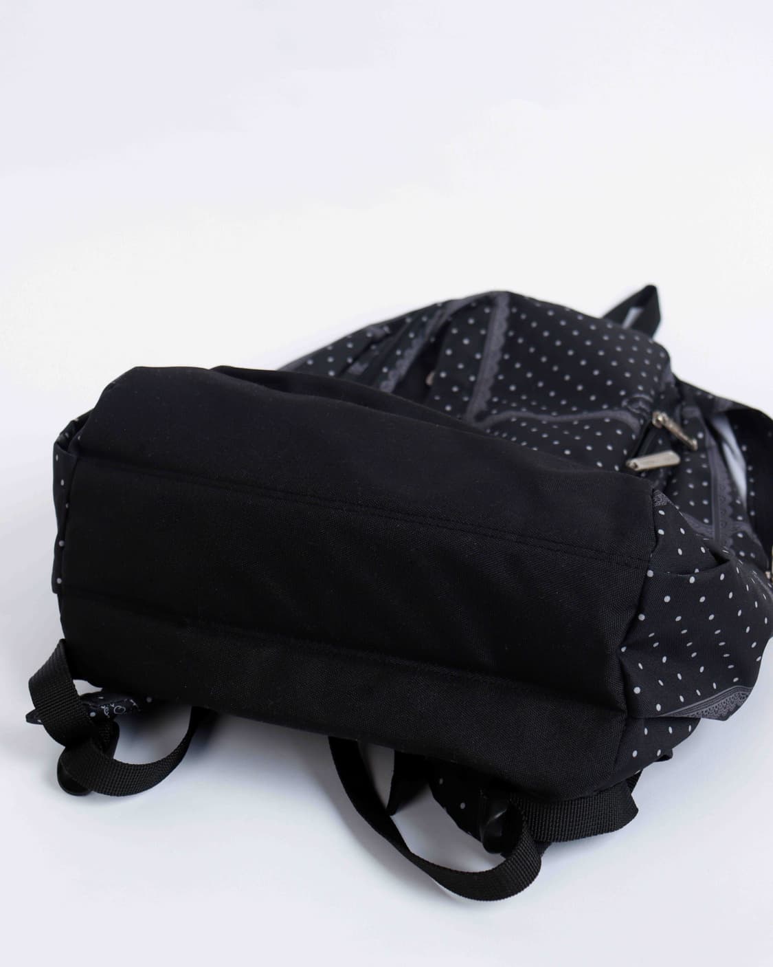 [OLIVE des OLIVE] 블랙 컬러 도트 레이스 패턴 백팩 상품이미지10