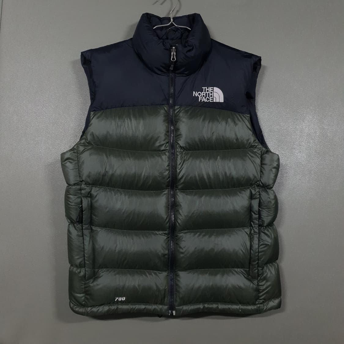 실측 M (95) 노스페이스 700 눕시 패딩 조끼 베스트 카키 블랙 상품이미지1