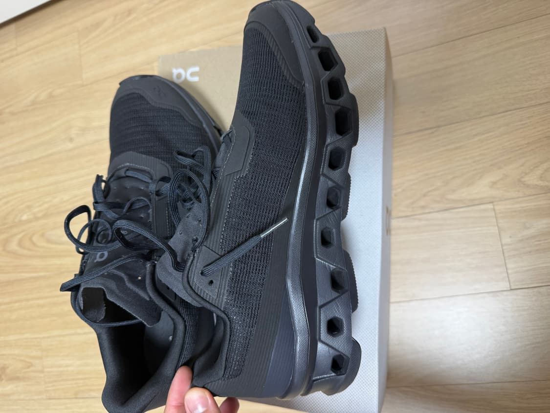 (마지막 가격)온러닝 클라우드몬스터 보이드 올블랙 280사이즈 상품이미지5