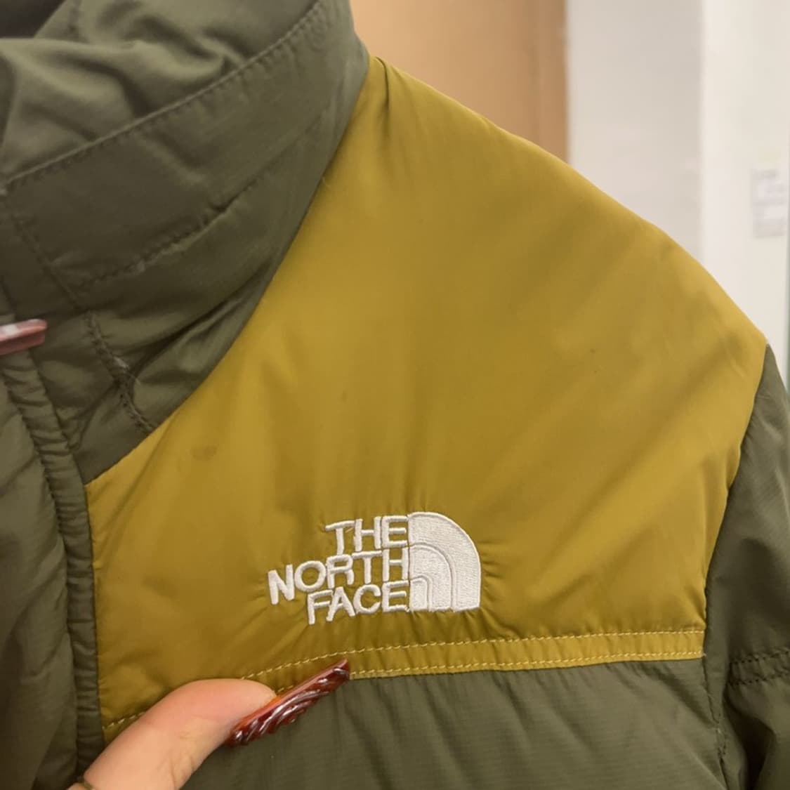 노스페이스 레트로 빈티지 말차카키 엘보패치 패딩 100 C09470 상품이미지9
