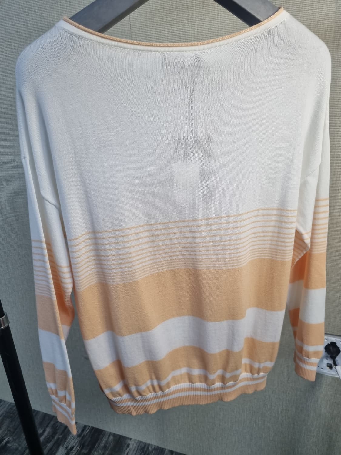 새제품 안드레모리스 Andre Maurice 여성 니트 사이즈 상품이미지2