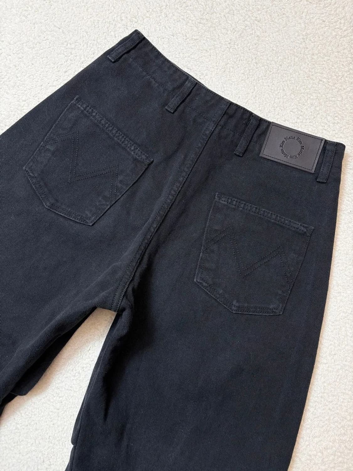 마뗑킴 23FW 커브드 볼륨 데님 팬츠 PN6471 상품이미지5