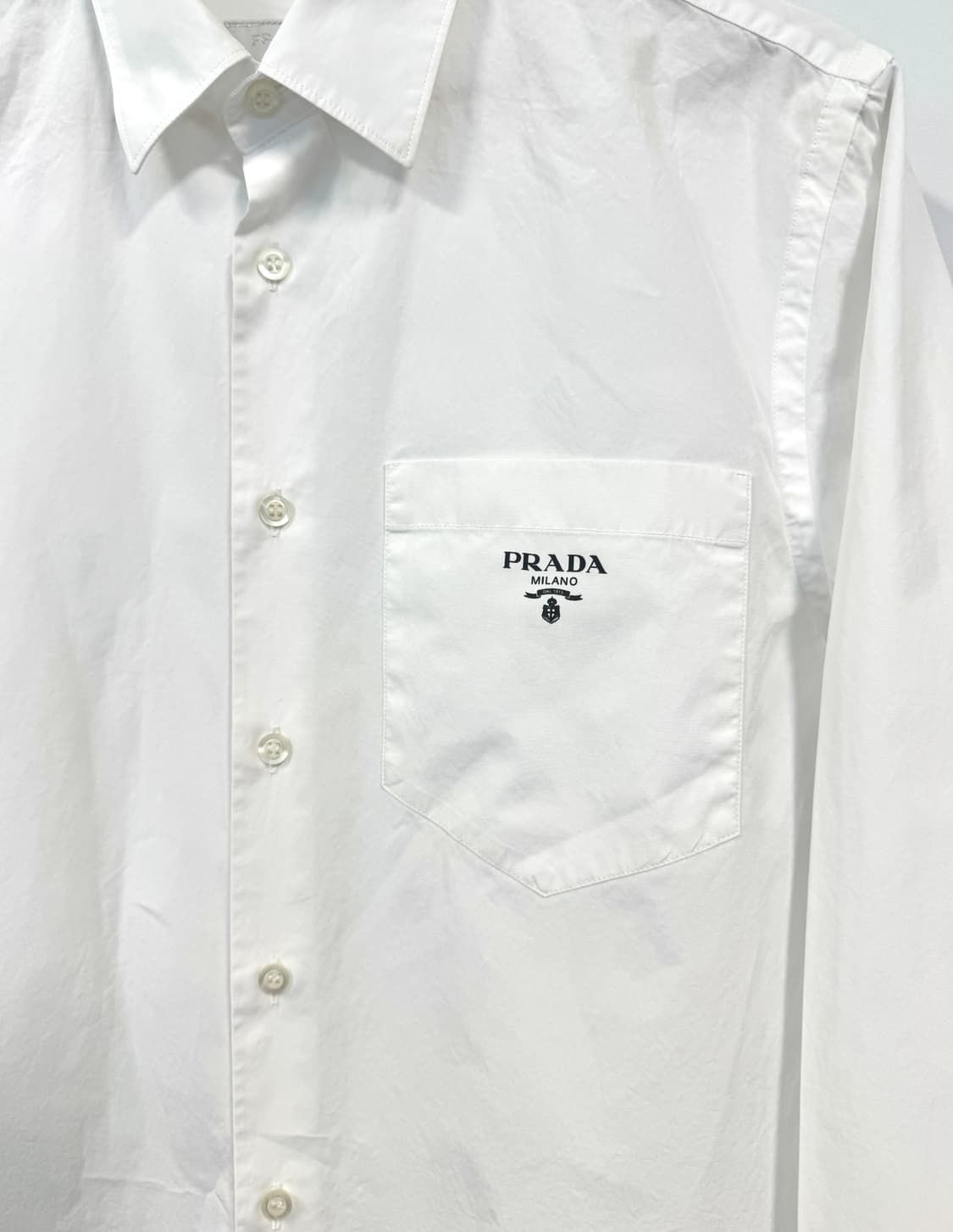 PRADA 프라다 레터링 로고 포플린 화이트 셔츠 40,15 3/4 상품이미지3