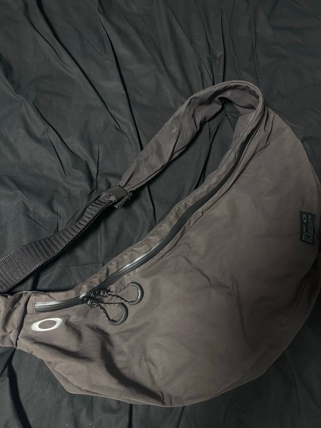 Oakley Crossbody Bag 상품이미지1