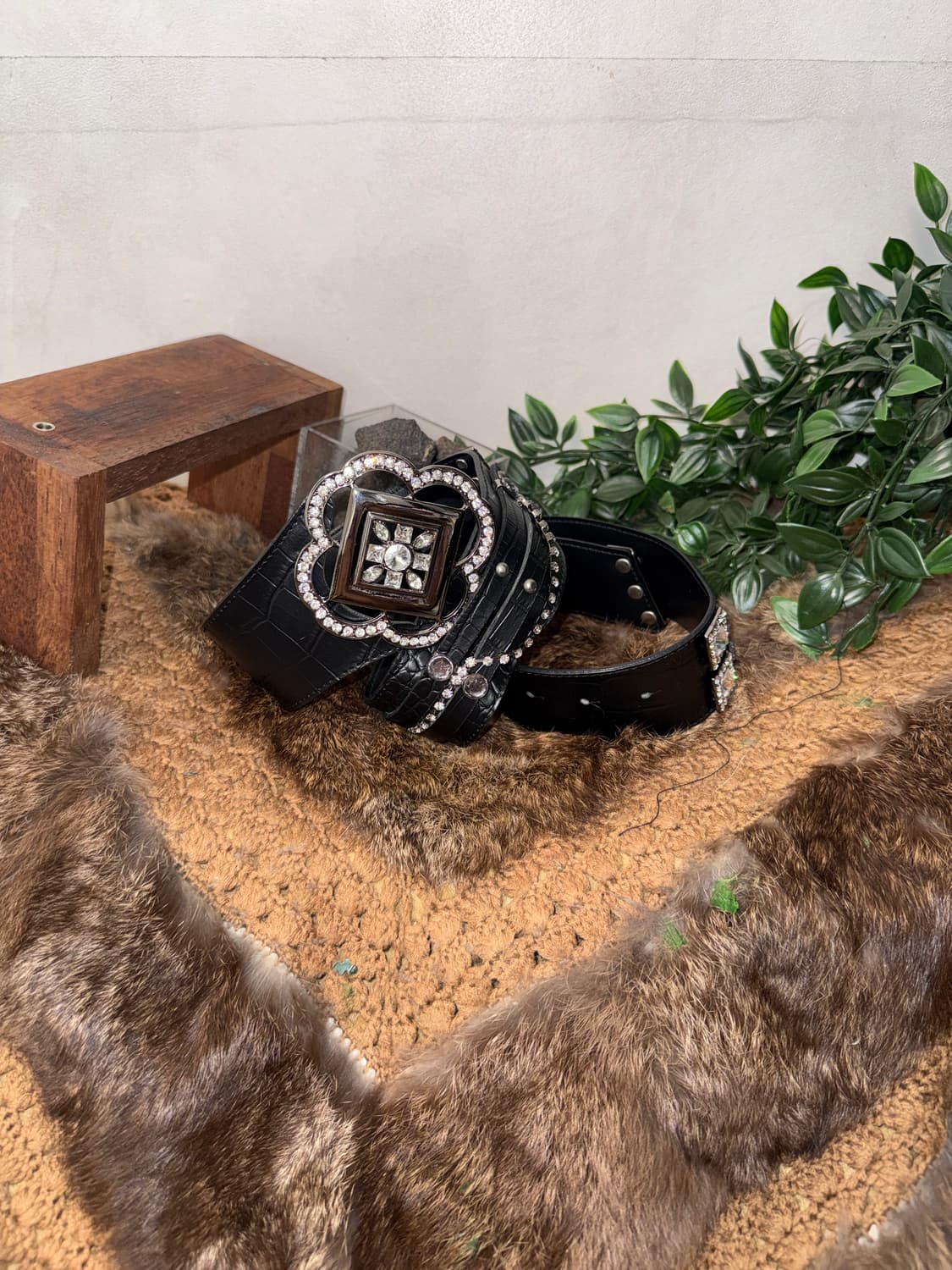 Black cubic clover buckle belt 상품이미지2