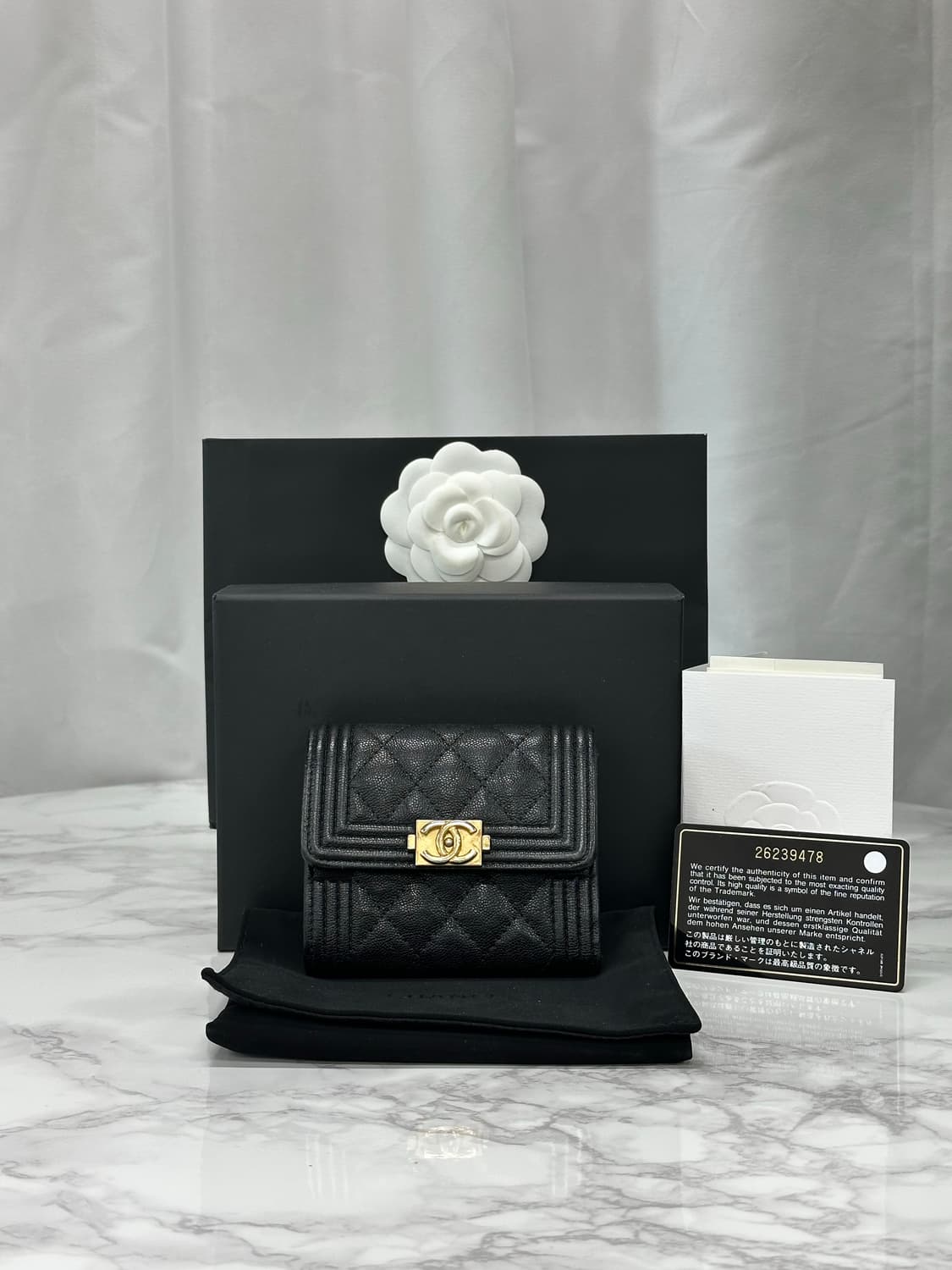 샤넬 보이 금장 3단지갑 상품이미지1