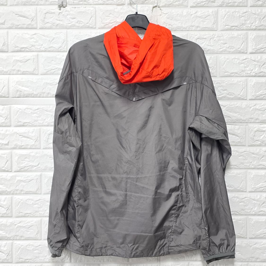 택포_ 나이키 메탈 스우시 바람막이 L 회색 상품이미지4