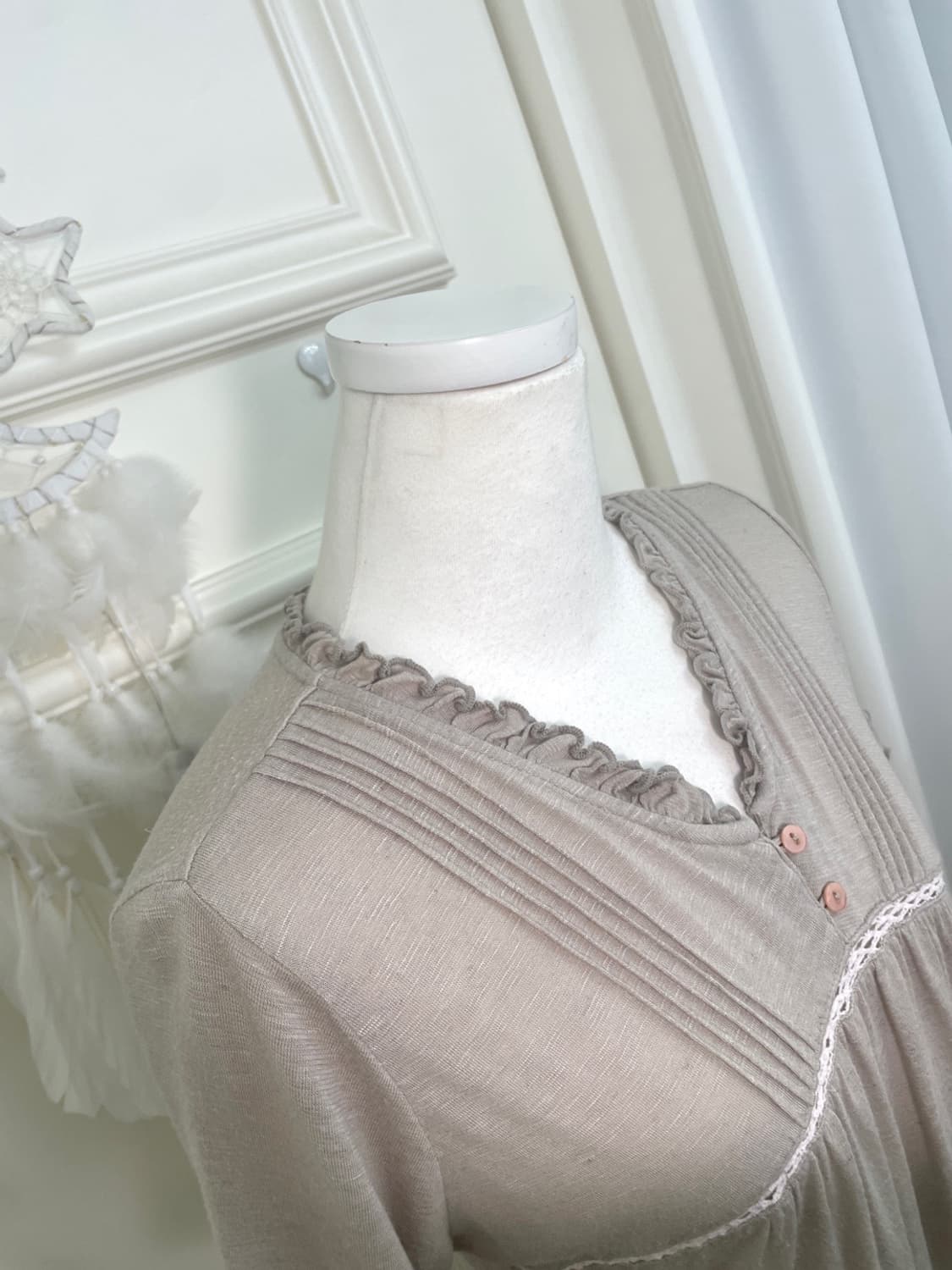 khakigray lace point cotton top(size-L) 상품이미지6