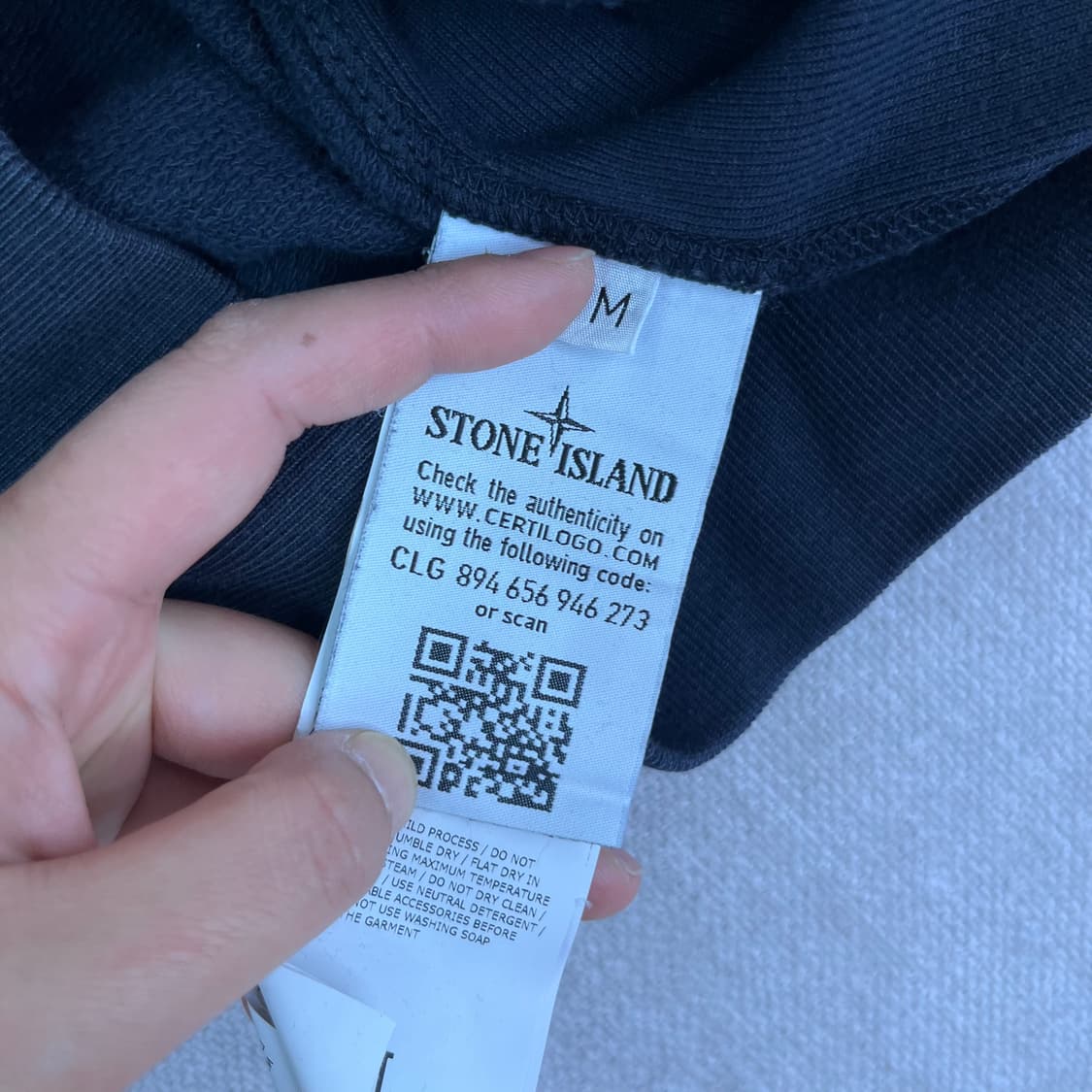 100 스톤아일랜드 20f/w 와펜 네이비 맨투맨 상품이미지4