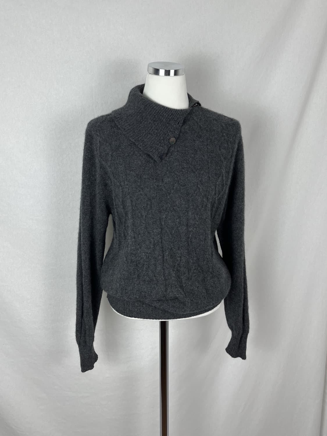 100% Cashmere 자개단추 니트  상품이미지1