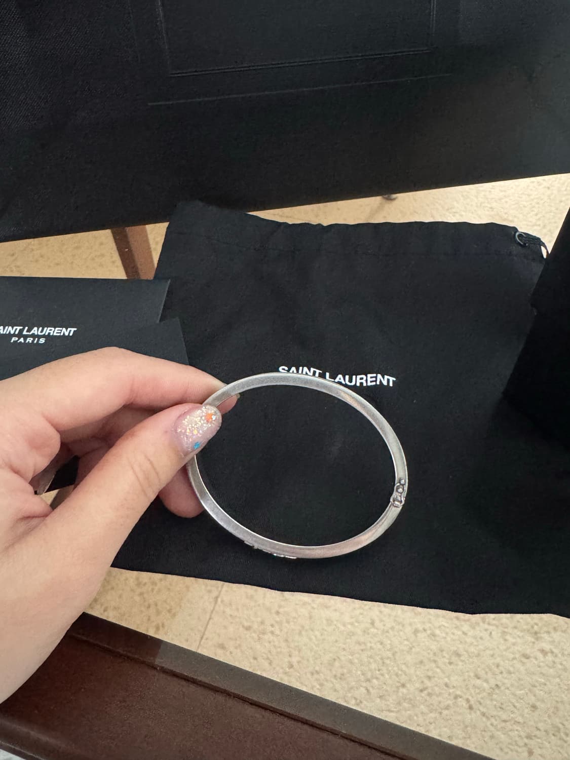 정가 105만 생로랑 카산드르 가죽 팔찌 상품이미지4