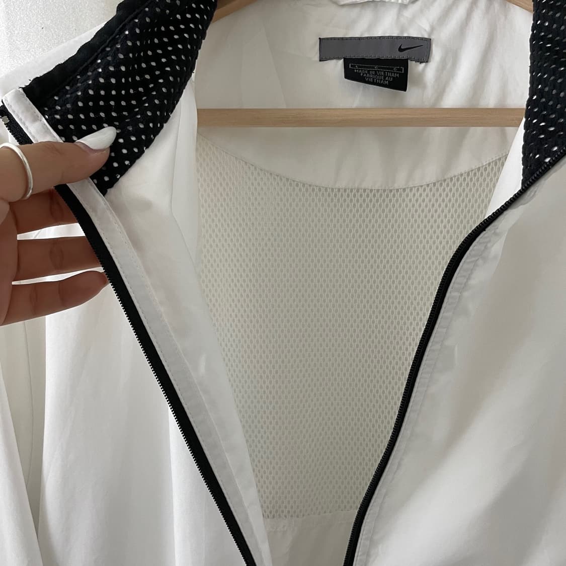 나이키 화이트 배색 아노락 상품이미지4