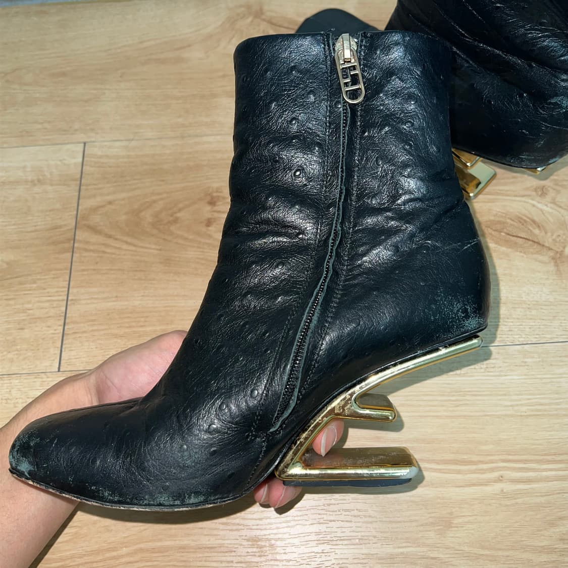 Fendi metal high ankle boots 상품이미지4