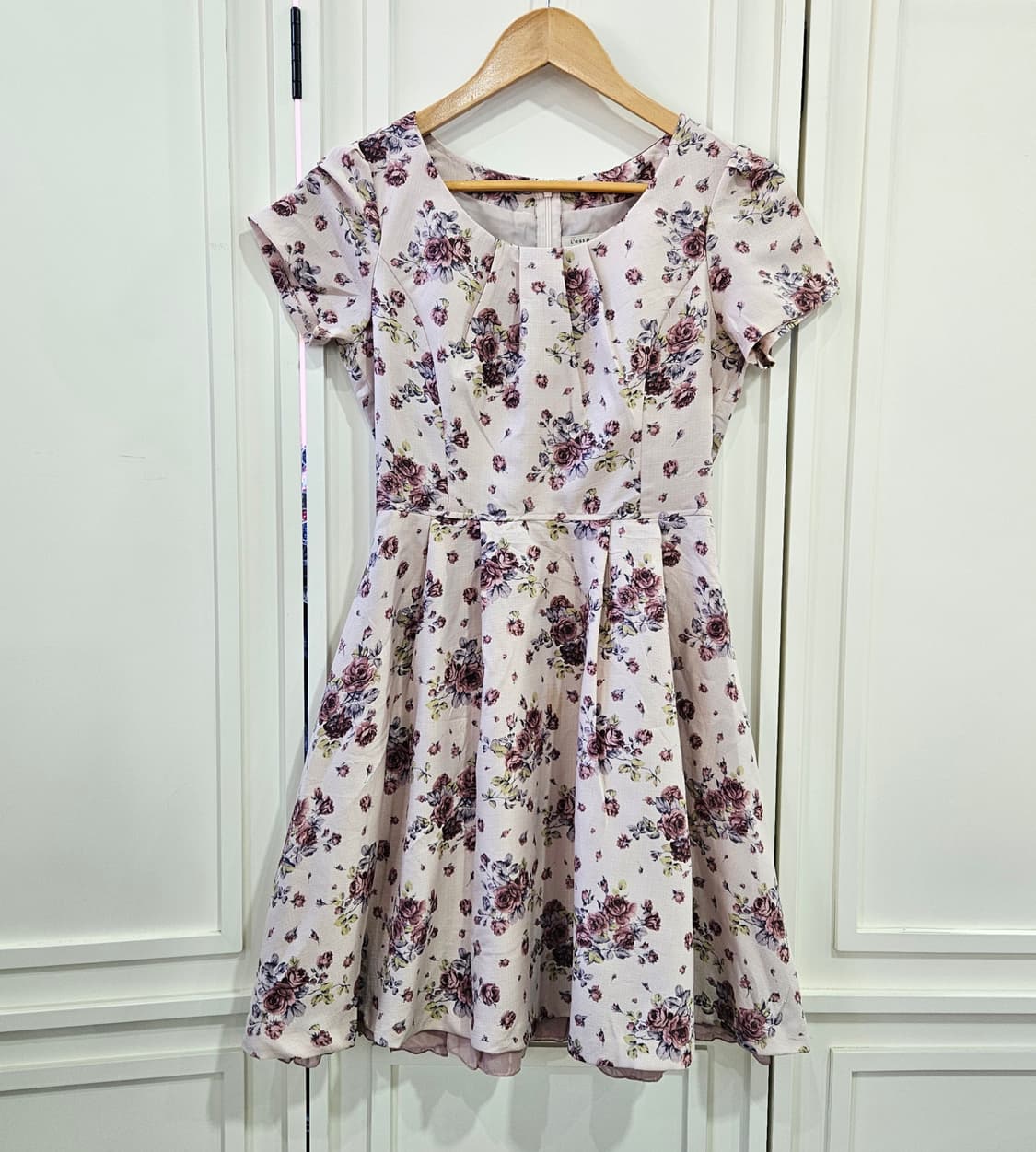 레스트로즈(Lest Rose) 디즈니 콜라보 플라워 원피스 상품이미지1