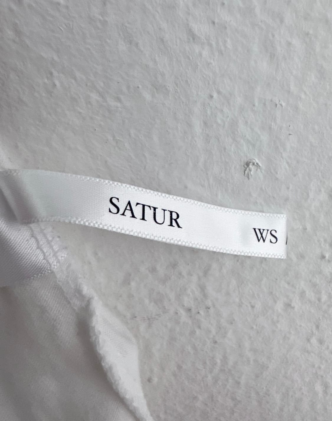 SATUR 세터 화이트 반팔티 상품이미지6
