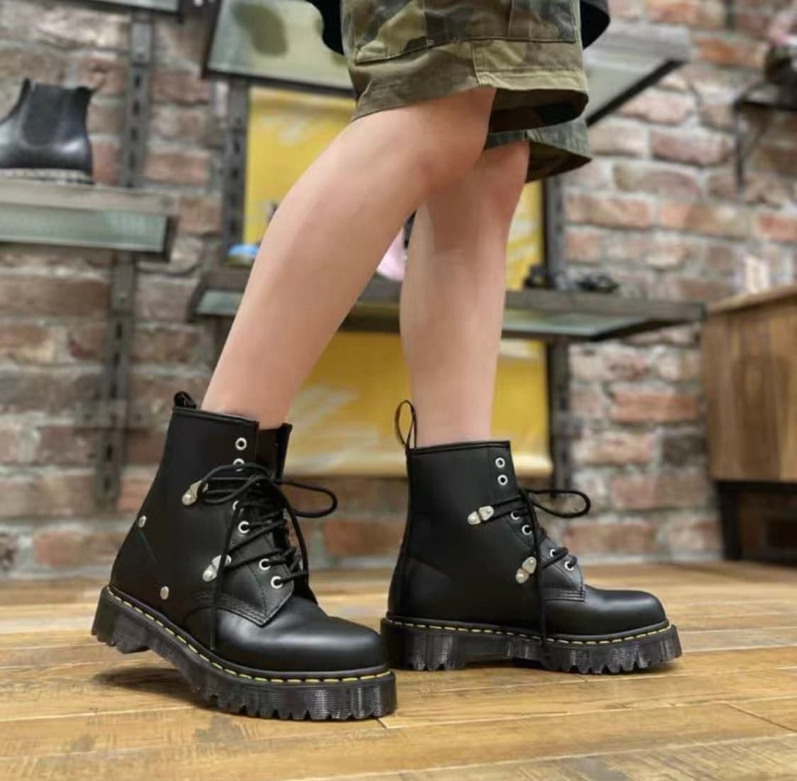 Dr.Martens 1460 BEX Stud 8-Eye Boots 상품이미지9