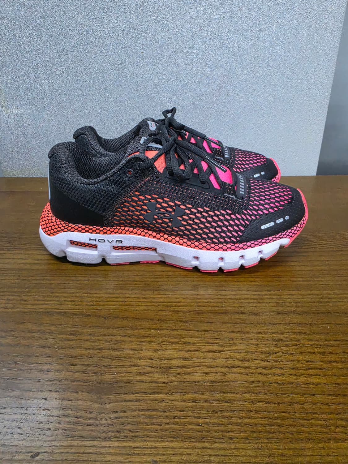 언더아머 HOVR Sonic 5  블랙/핑크 상품이미지1