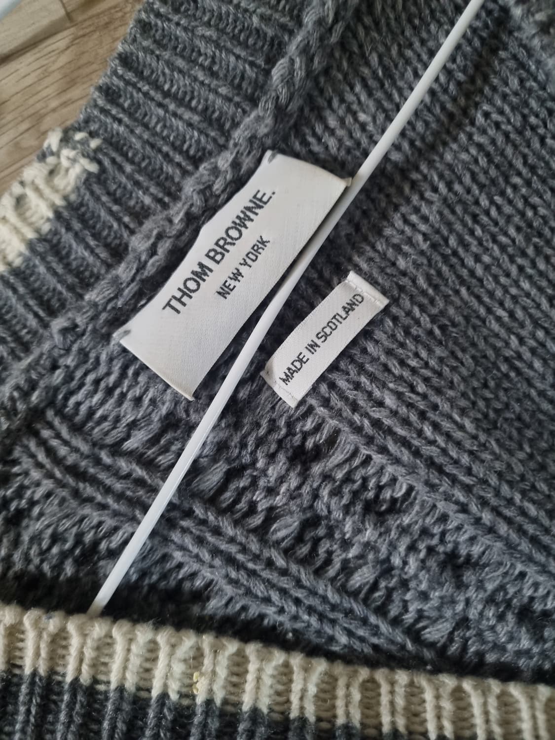 특가) 톰브라운 그레이 케이블니트가디건.   M/L 상품이미지3