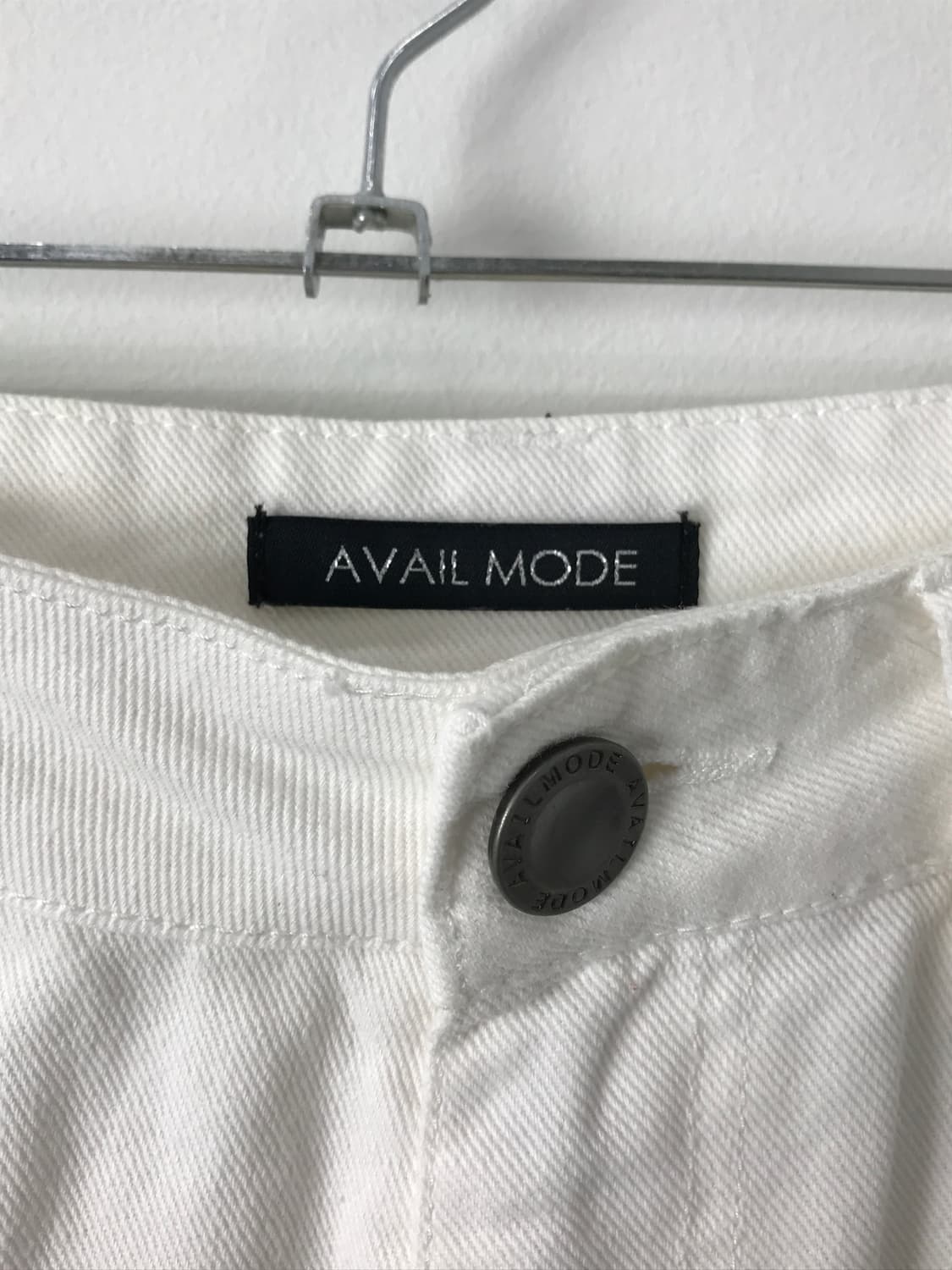 Avail Mode White Cotton Shorts 상품이미지5