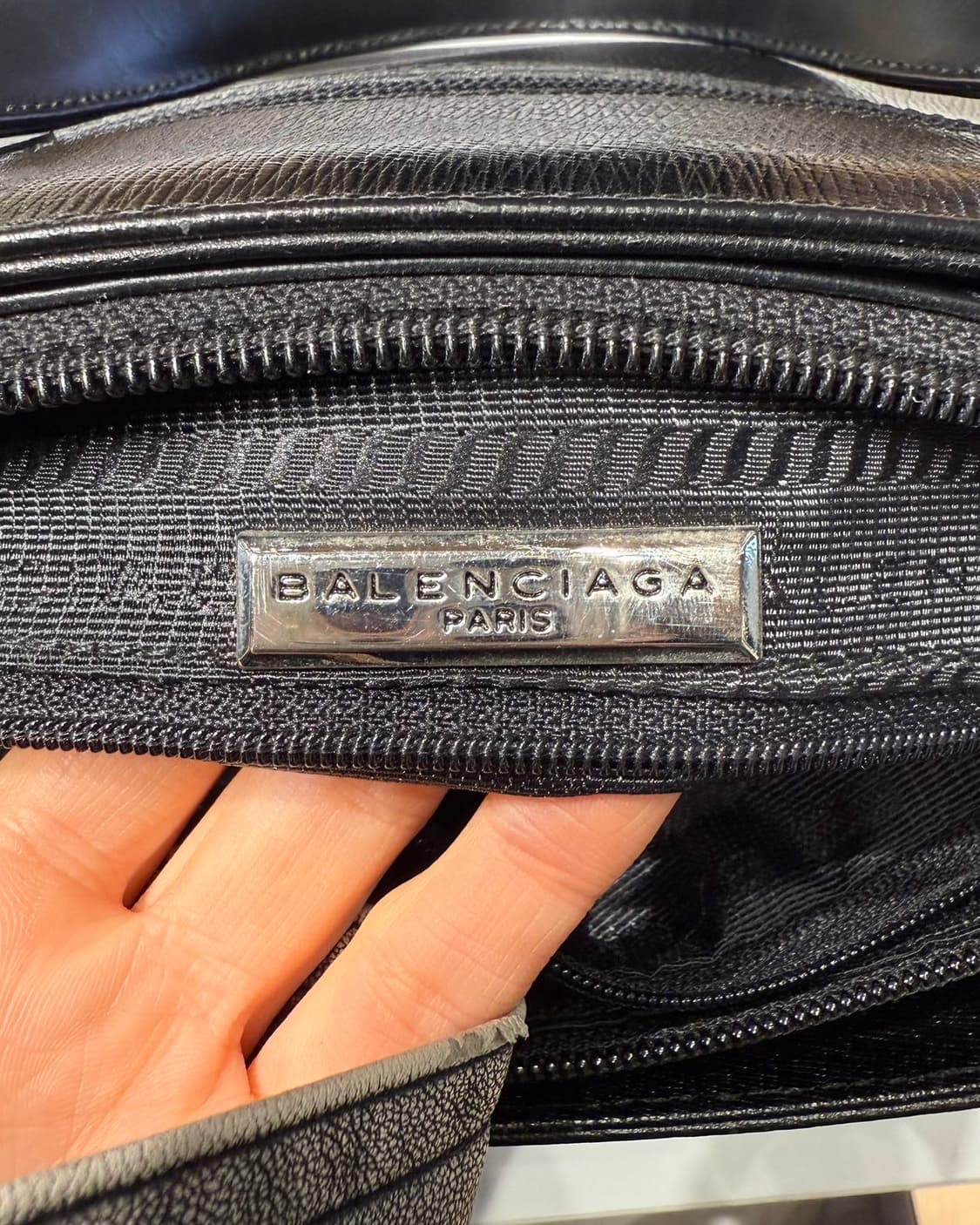 발렌시아가 블랙 BB 로고 레더 토트백 상품이미지8