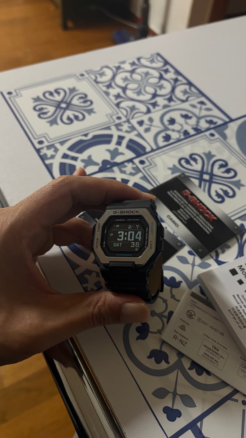 카시오 지샥 GBX-100-1DR 상품이미지1