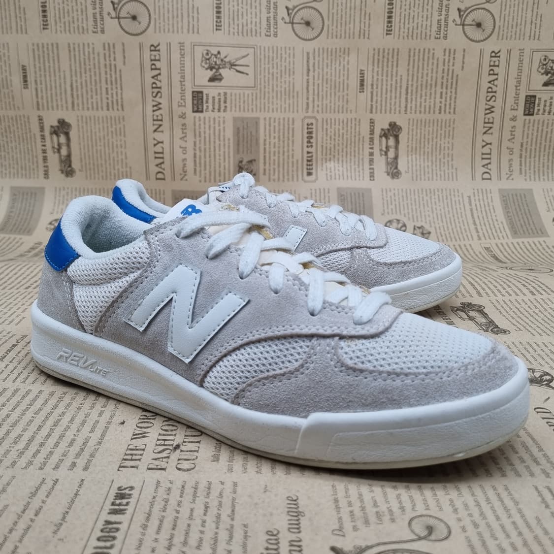 뉴발란스 CRT 300 스니커즈230 상품이미지1