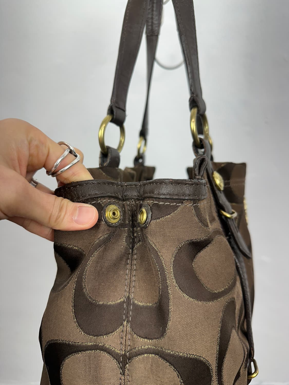 Coach dark brown stud bag 상품이미지5