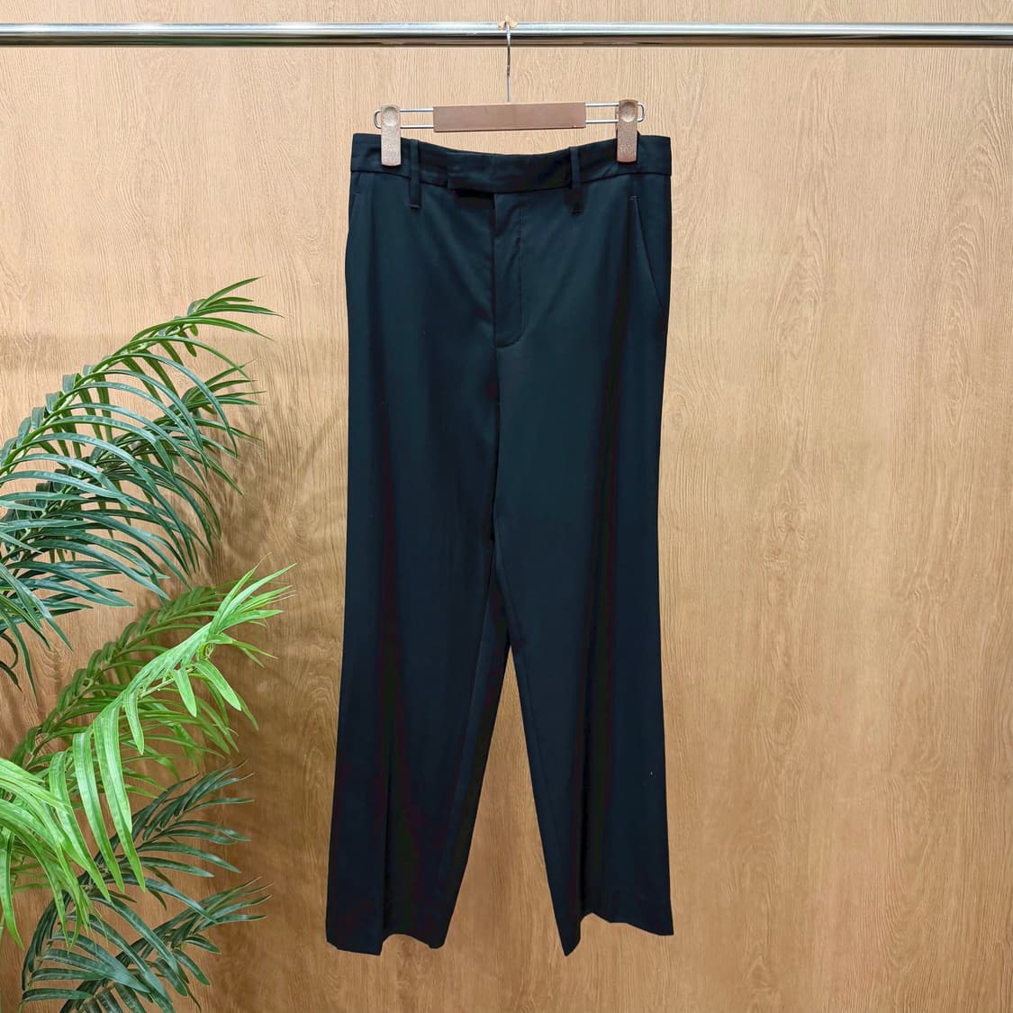 구찌 슬랙스 더블 버튼 지퍼 클로징 싱글 백포켓 디테일 스트레이트핏 블랙 상품이미지1