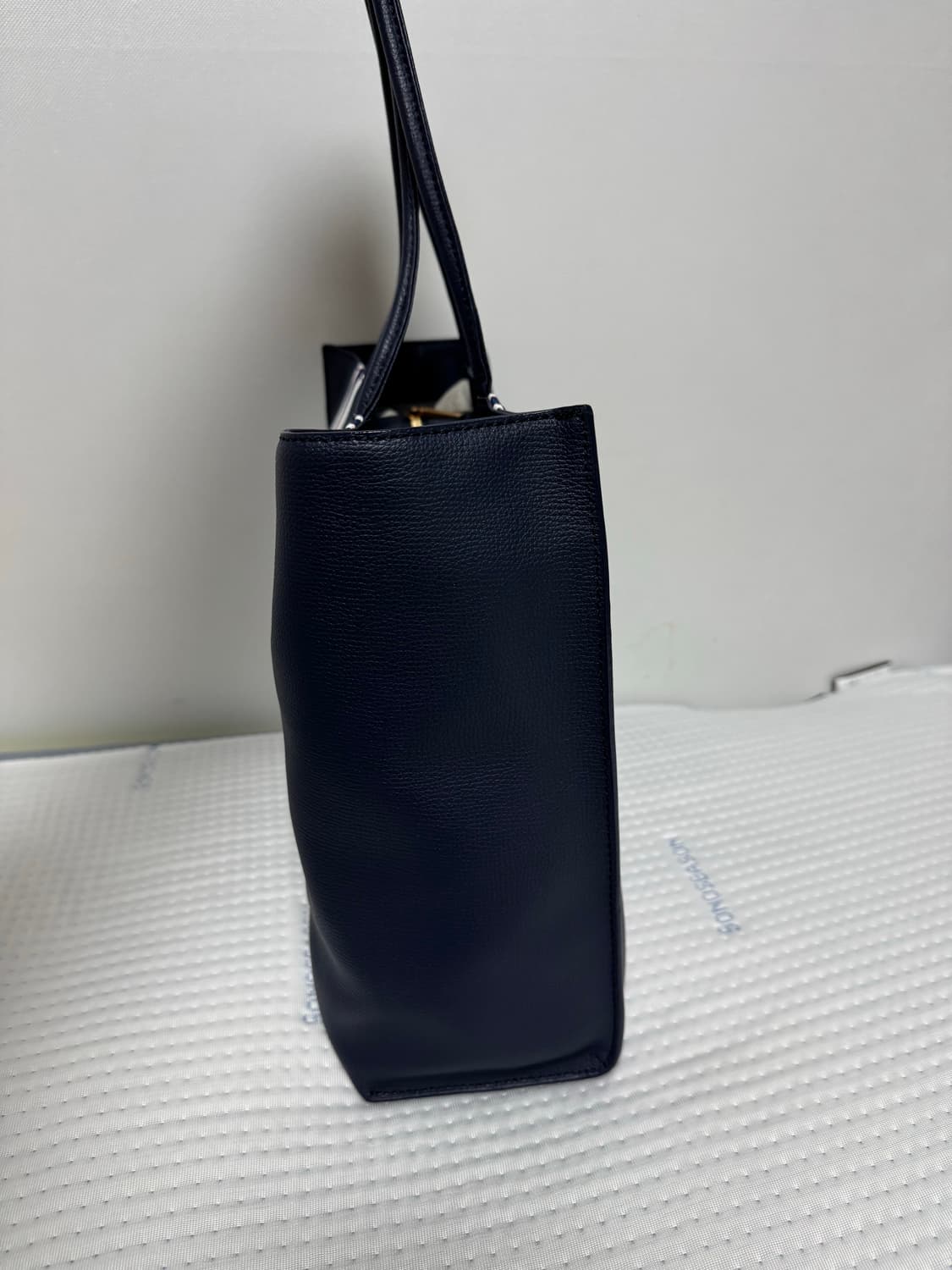 쿠론 네이비 엠버 숄더백 상품이미지5