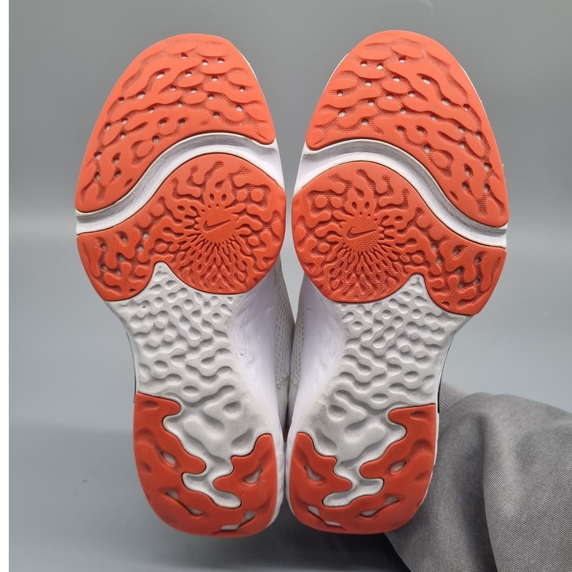 나이키 리뉴 인시즌 여성운동화240 상품이미지3