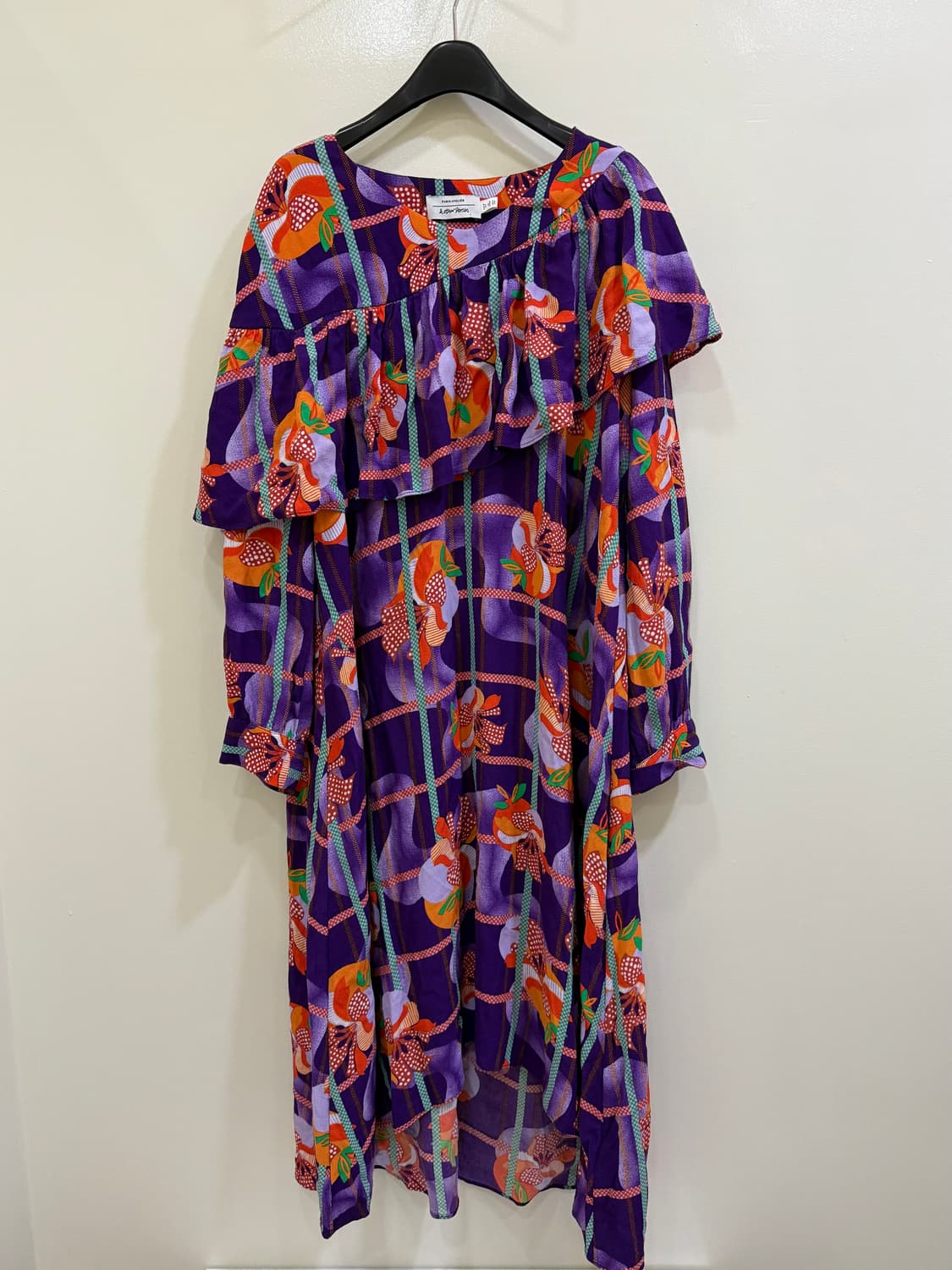 앤아더스토리즈 플라워 프릴 원피스 정품 상품이미지1