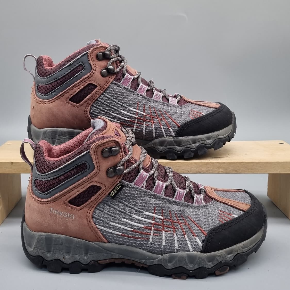 트렉스타 고어텍스 여성등산화240 상품이미지1