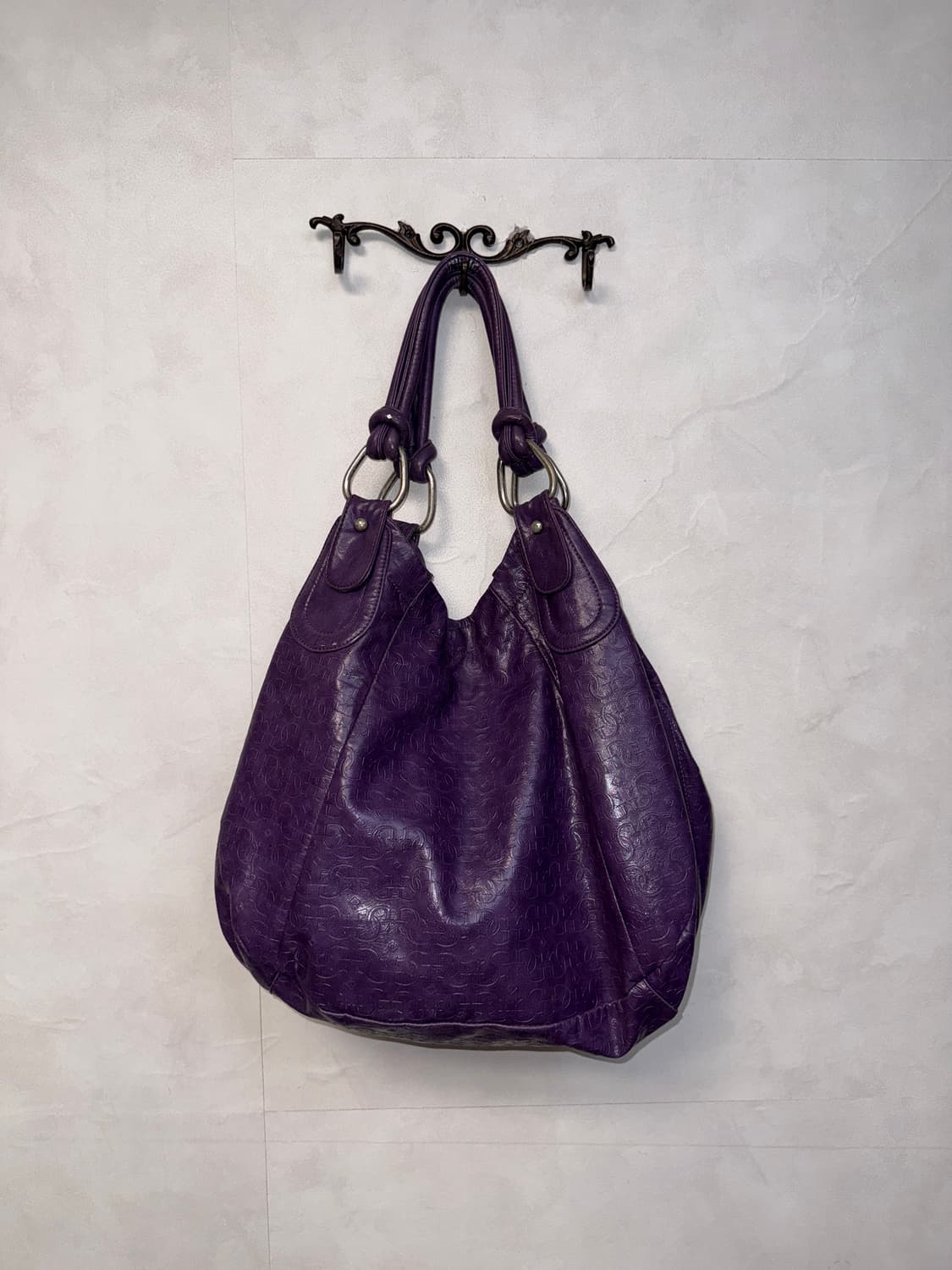 Guess deep purple leather logo big 숄더백 상품이미지4