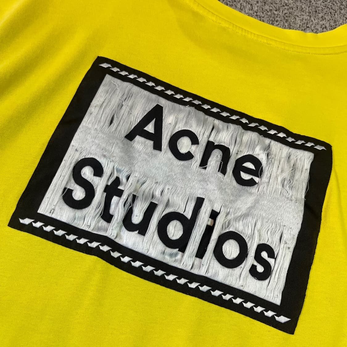 아크네 스튜디오 리버스 라벨 반팔 티셔츠 상품이미지3