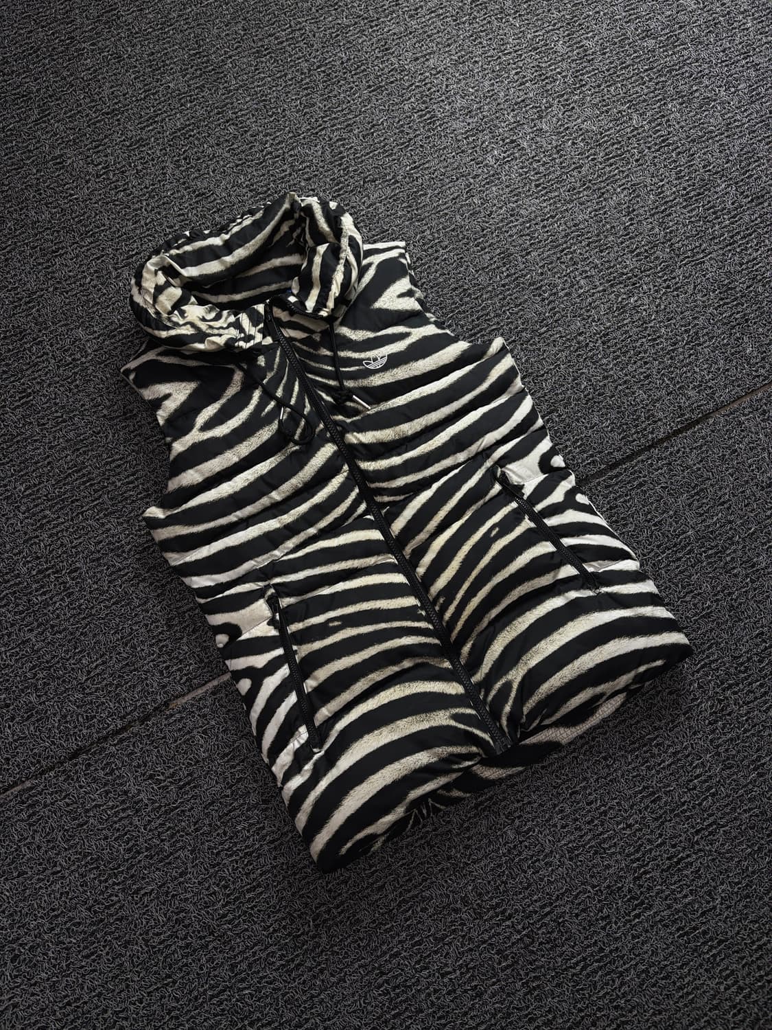 00s 아디다스 타이거 카모 퍼 다운 패딩 베스트 1568 상품이미지1