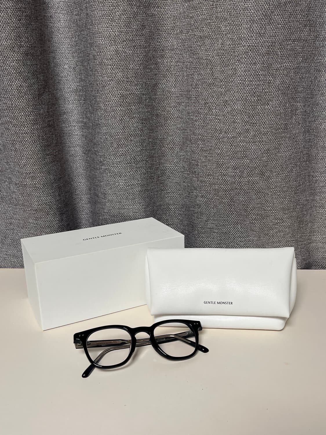 젠틀몬스터 루토 01 블랙 안경 상품이미지1