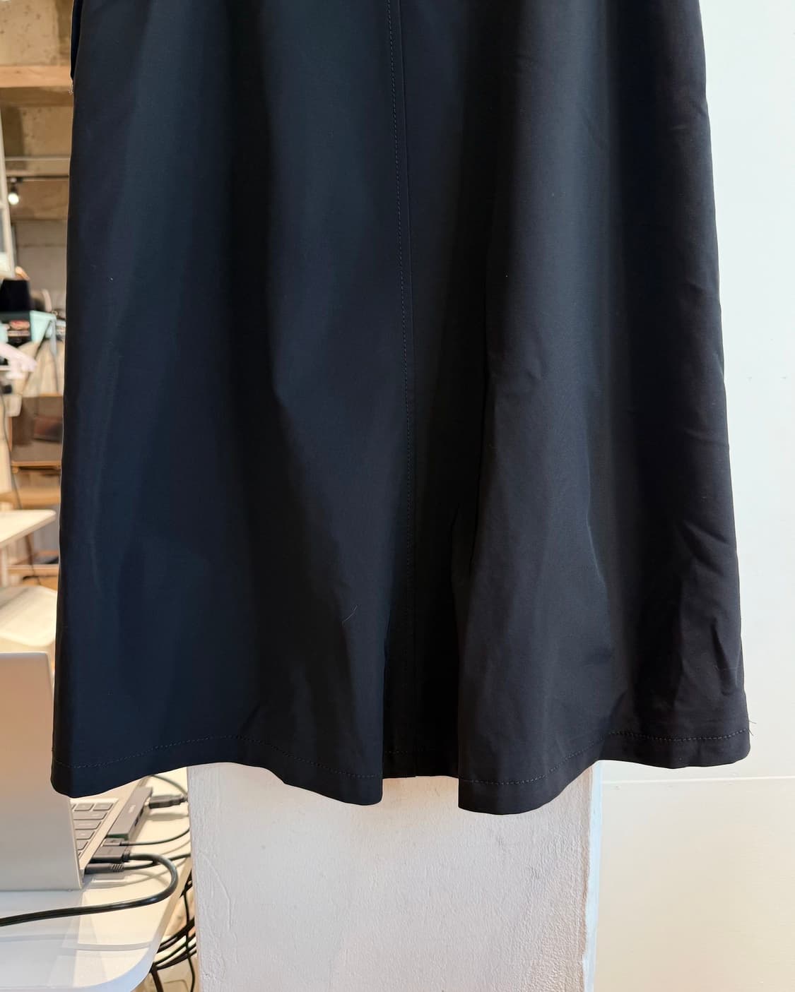 프라다 블랙 폴리에스테르 미디스커트 상품이미지7