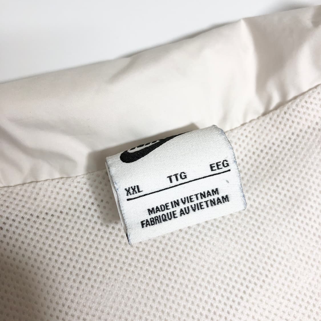 나이키 백 스우시 바람막이 2XL 상품이미지2