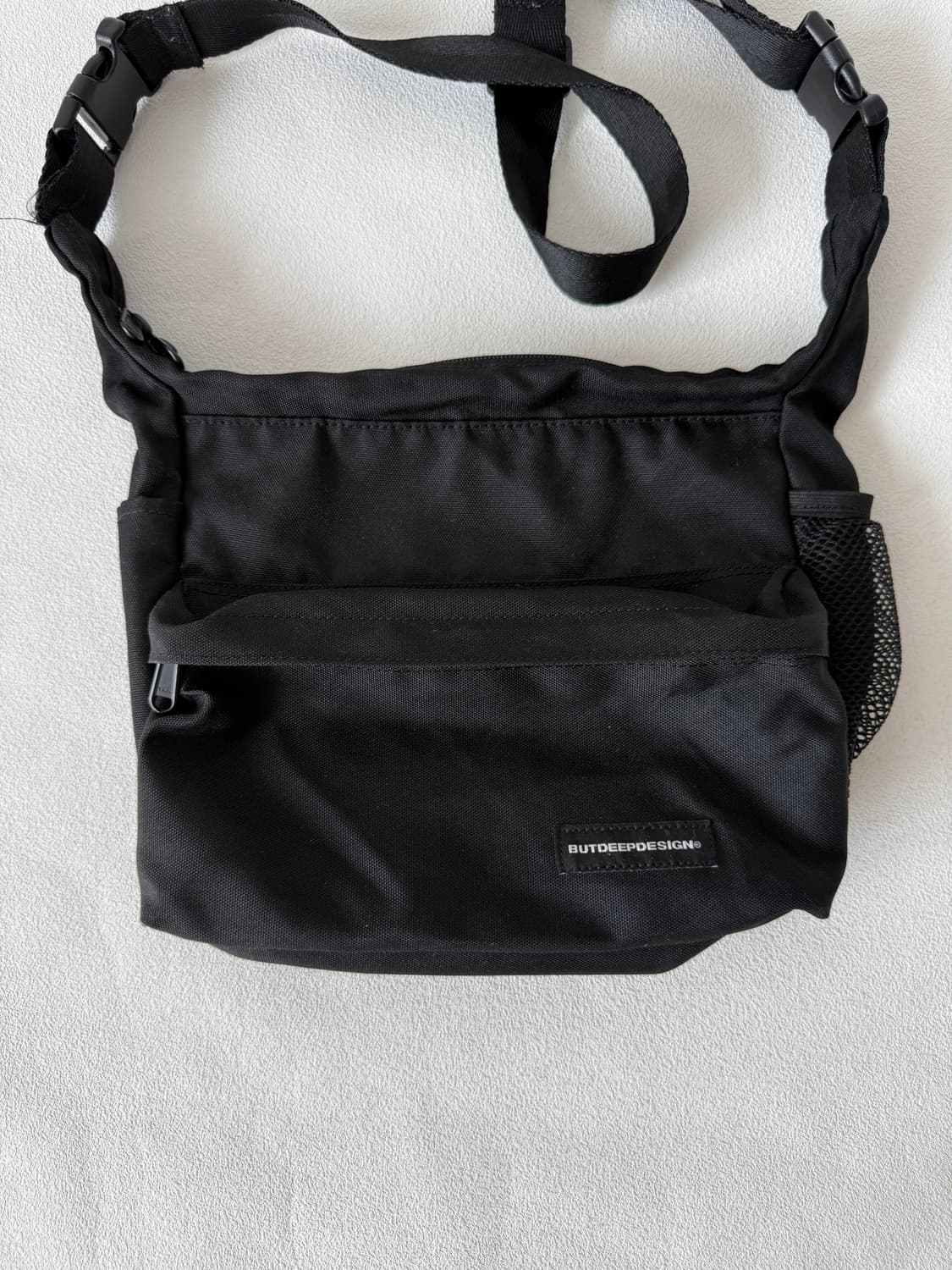 BUTDEEPDESIGN 나일론 크로스백 상품이미지2