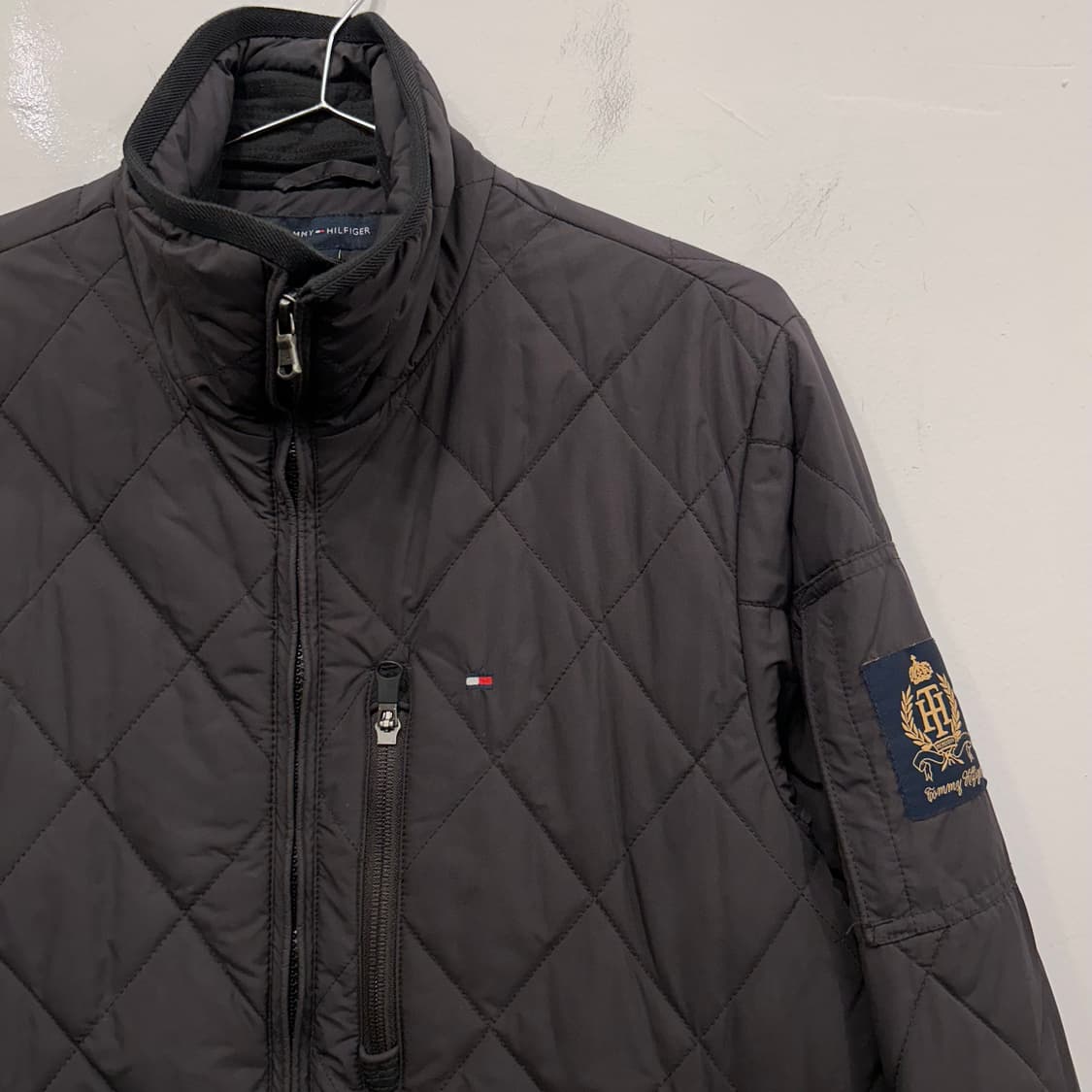타미힐피거 덕다운 슬리브패치 퀼팅 경량패딩 상품이미지1