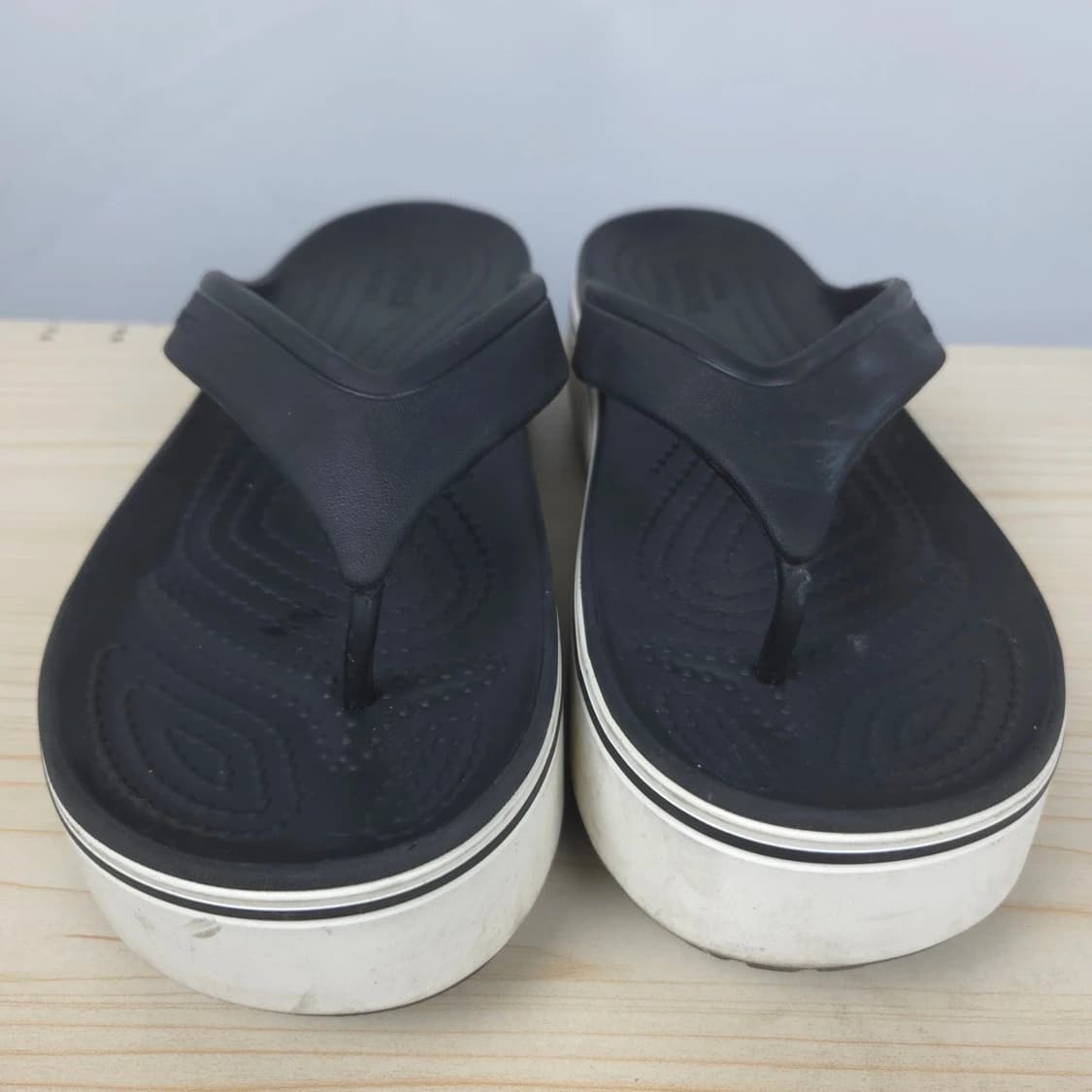 250 크록스 쪼리 슬리퍼 블랙 상품이미지2