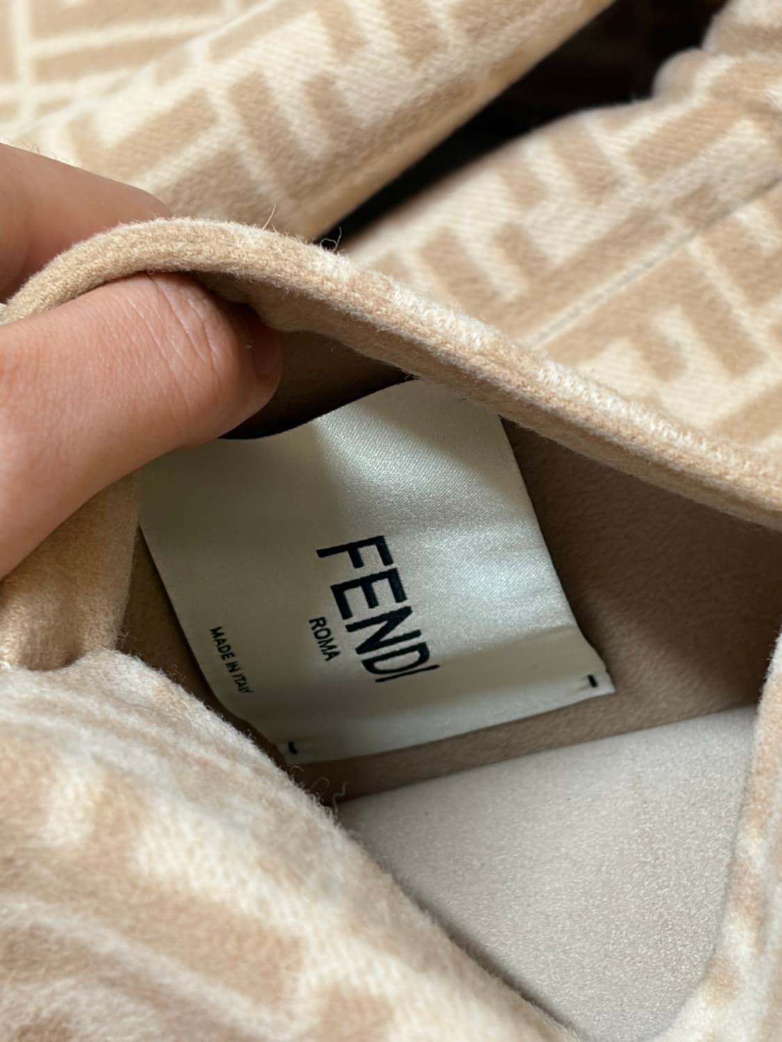 (새거급) 펜디 리버시블 여성 울 자켓 40 펜디 여성 리버시블 자켓 상품이미지6