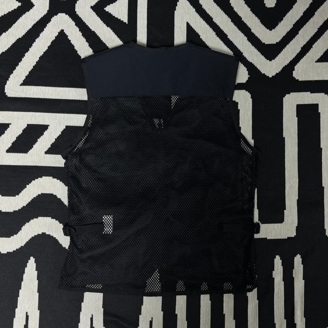 노스페이스 고프코어 메쉬 조끼 L 상품이미지3