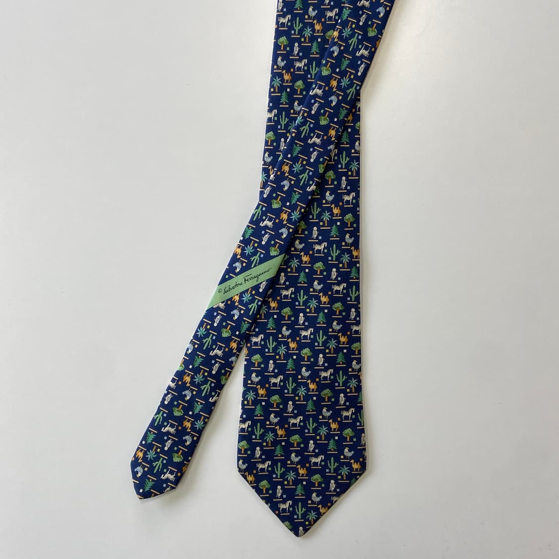 페레가모(Ferragamo) 명품 정품 넥타이 상품이미지1