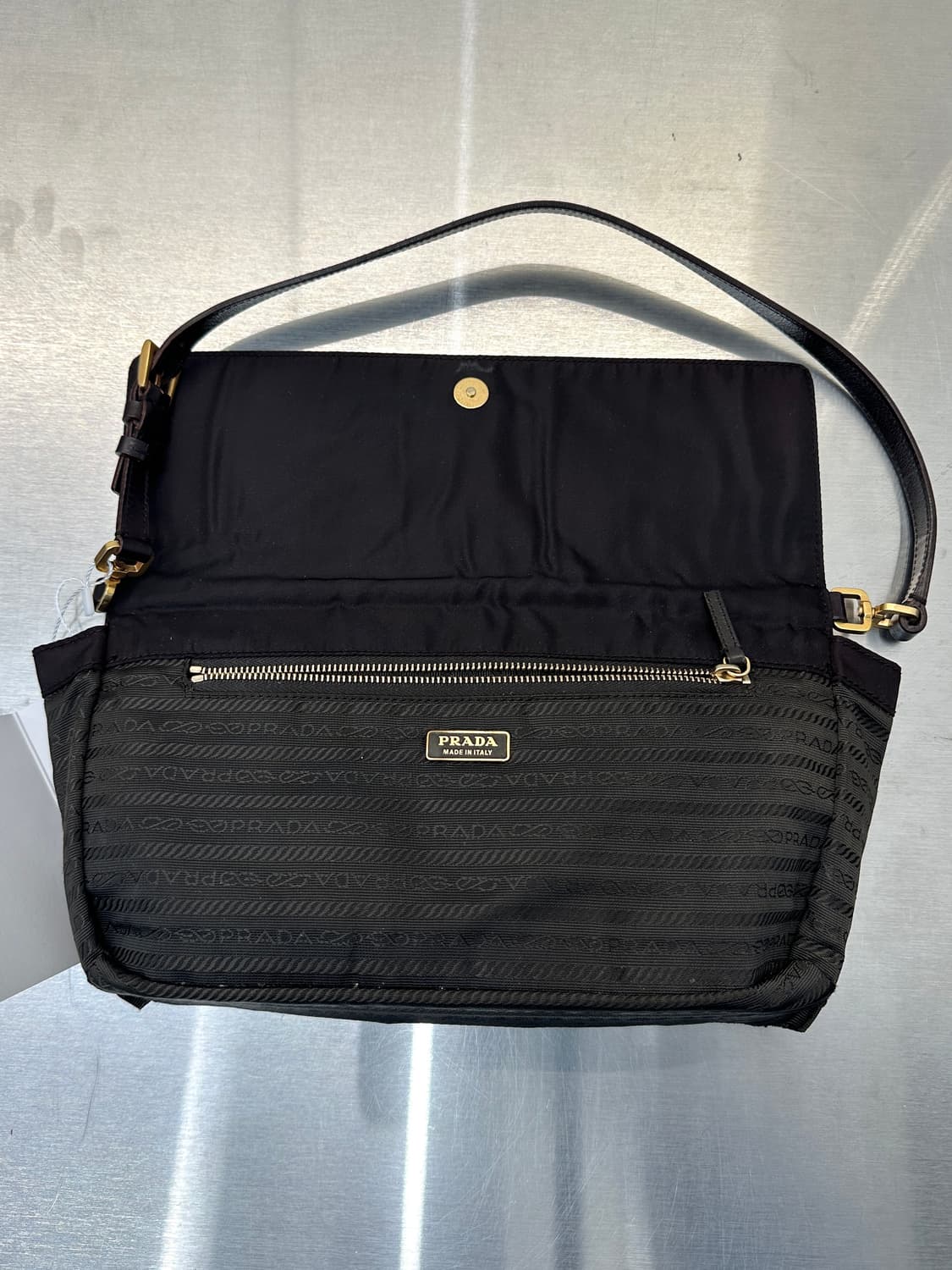 프라다 삼각로고 다크브라운 나일론 플랩 숄더백  상품이미지4