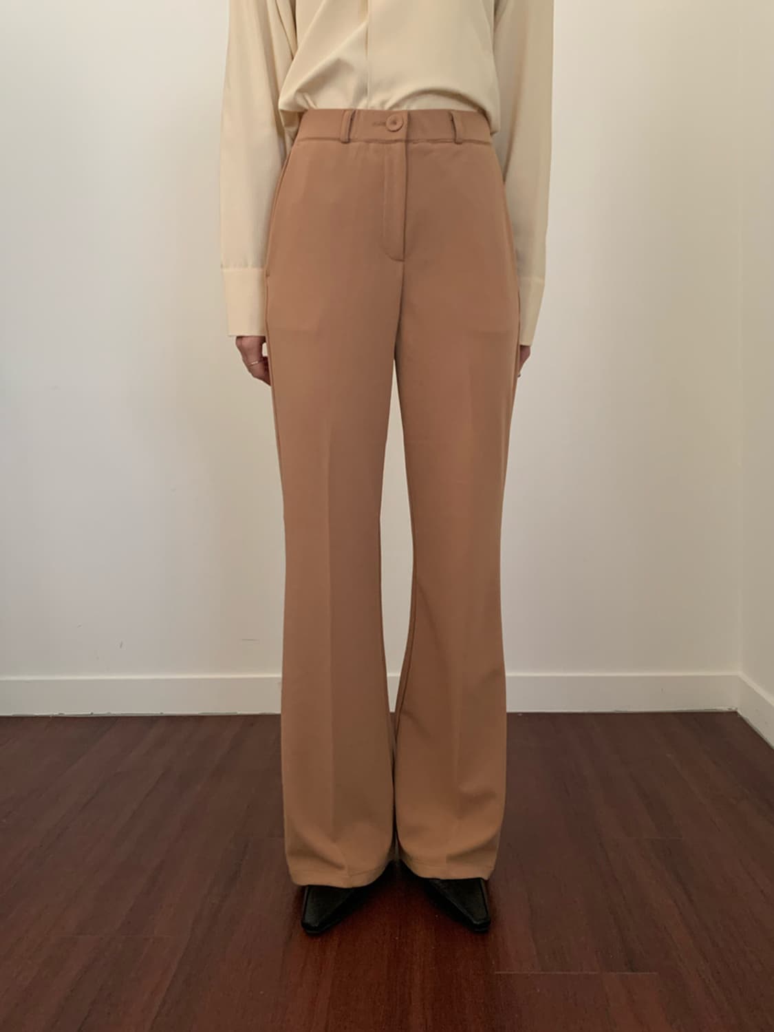 로아시스 매직 부츠컷 슬랙스 코코아색상 상품이미지3