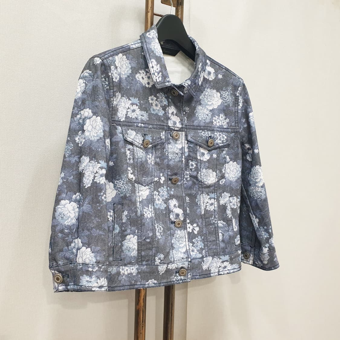 로엠 페미닌 플라워패턴 버튼포켓 자켓 상품이미지3