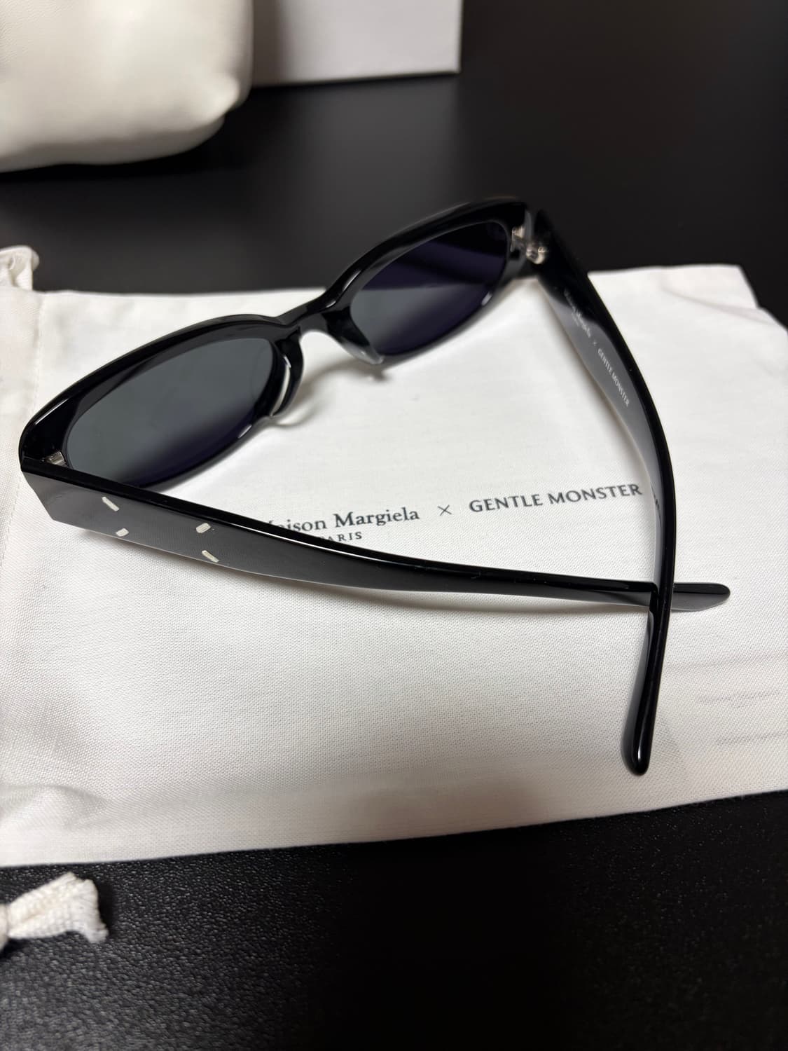 젠틀 몬스터 x 메종 마르지엘라 MM206 블랙 그레이 상품이미지4